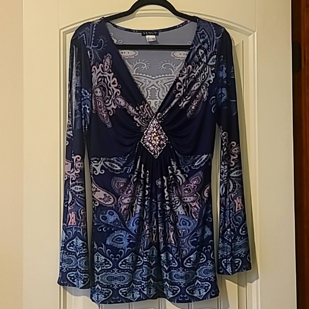 Venus Large Top